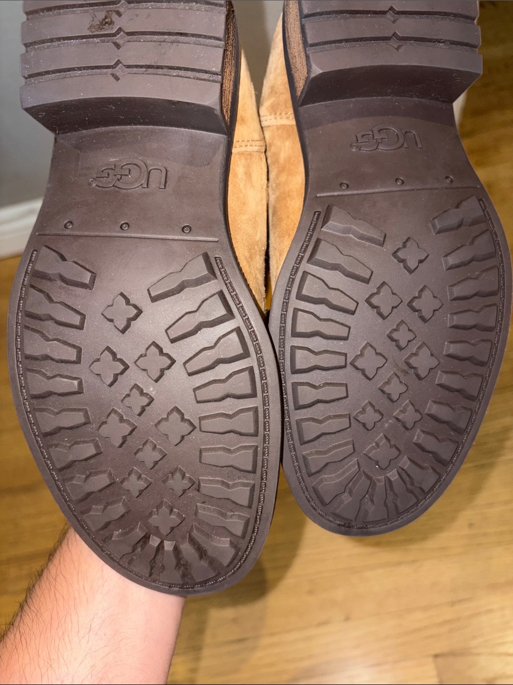 Ugg Chaney Suede Boot New w/o the box size 6.5 - Picture 16 of 17
